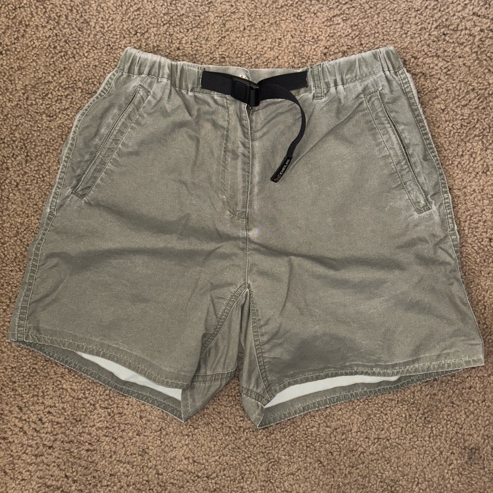 Deus Ex Machina ST-Shorts Olive. Size 8